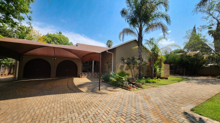 4 Bedroom Property for Sale in Wilkoppies North West